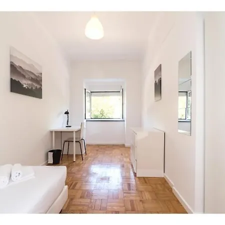 Apartment Houze_4 Bedroom Near Jardim Zoologico